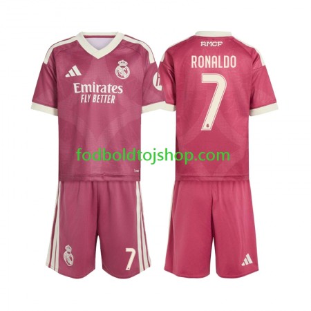 Real Madrid Cristiano Ronaldo 7 Børn 3. Fodboldsæt 2026-27 S/S (+ Korte bukser) Real Madrid Cristiano Ronaldo 7 Børn 3. Fodboldsæt 2026-27 S/S (+ Korte bukser)